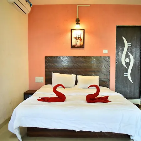 Meridian Villa - Besides Valley View With Swimming Pool & Strawberry Farms-3